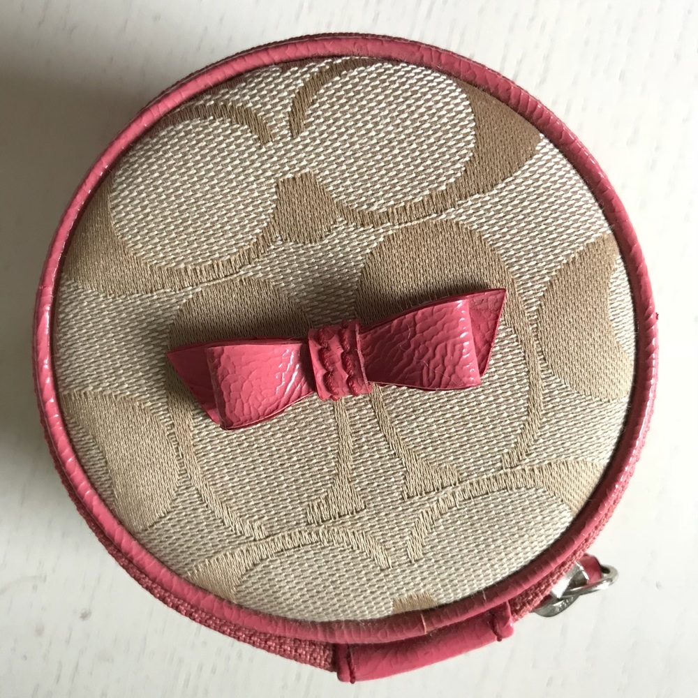 Small Coach Travel Case
